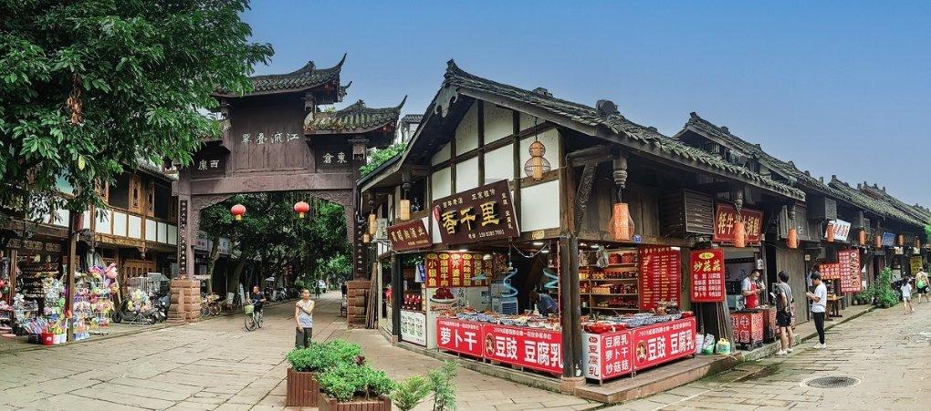 哈尔滨大雪人变埋汰了?一大早就开始“洗脸 除黑头”