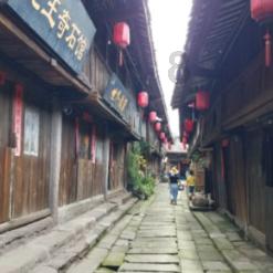 轻轨2号线恢复了吗